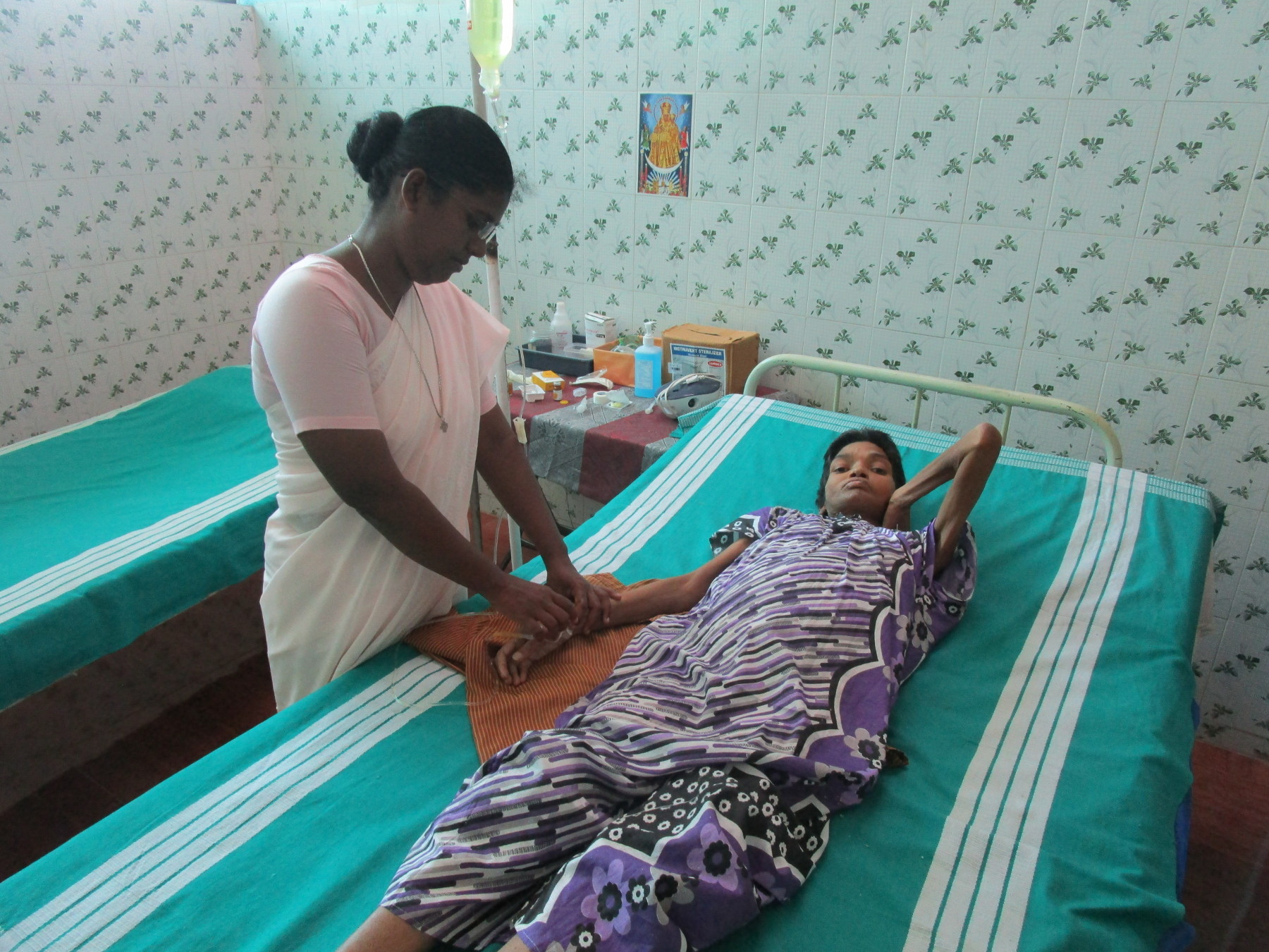  Sr Arul Kala Royappan treating the patient at Nagle Health Centre, Morai 